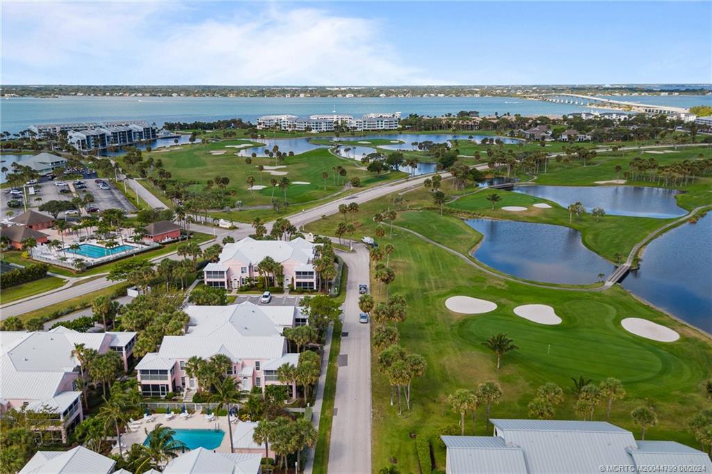 391 NE Plantation Road 213