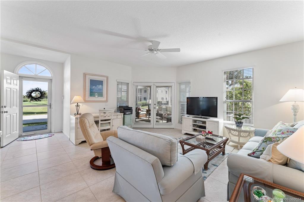 391 NE Plantation Road 213