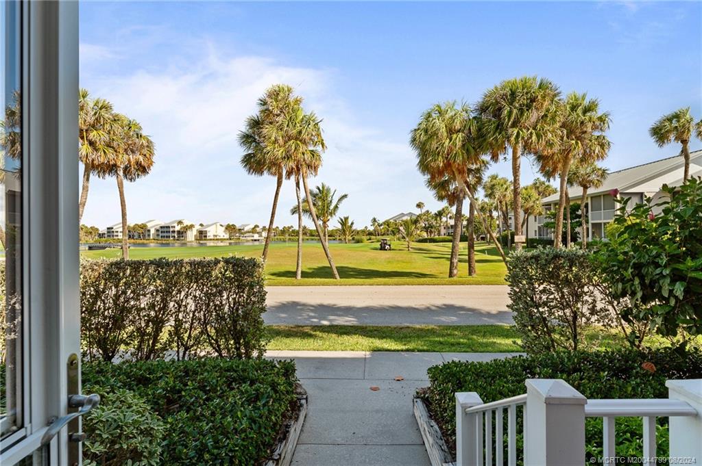 391 NE Plantation Road 213