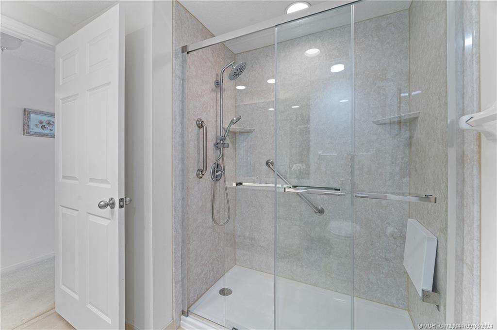 391 NE Plantation Road 213