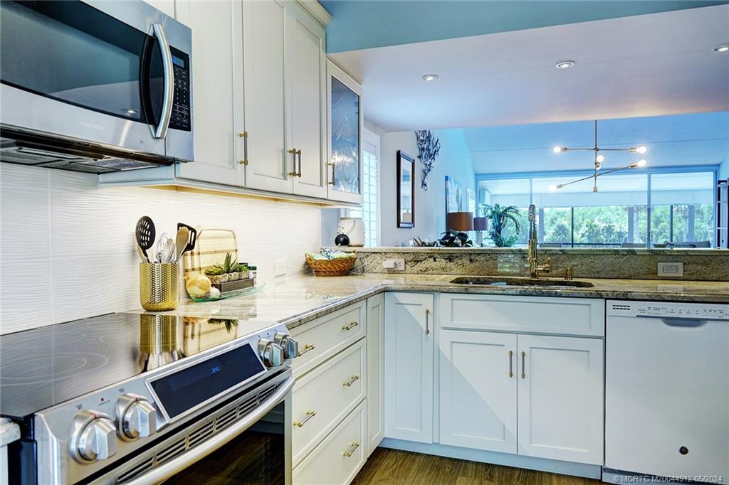 1456 NE Ocean Blvd 4-201