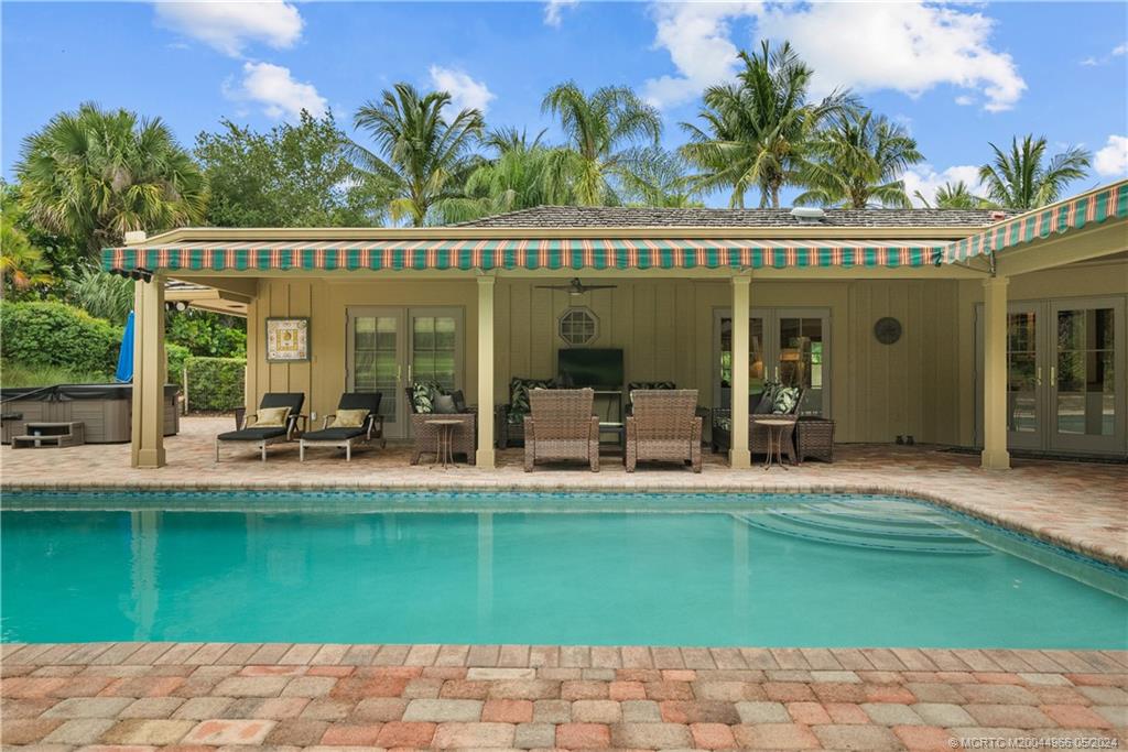 875 NE Stokes Terrace