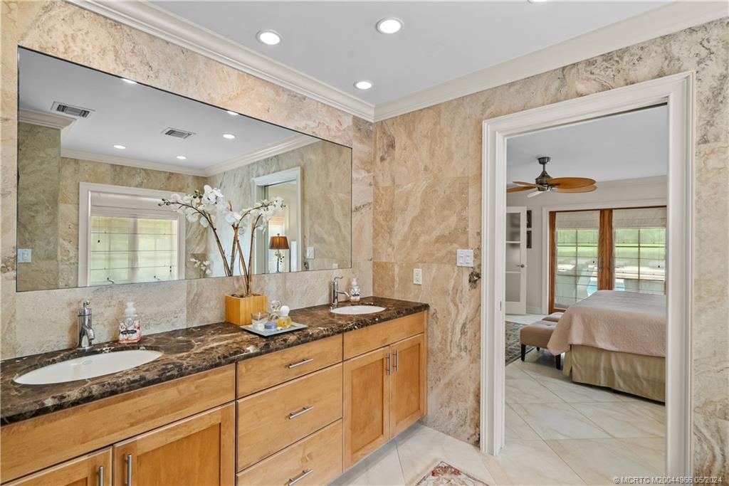 875 NE Stokes Terrace