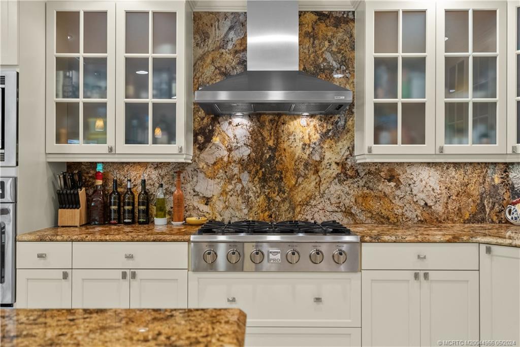 875 NE Stokes Terrace