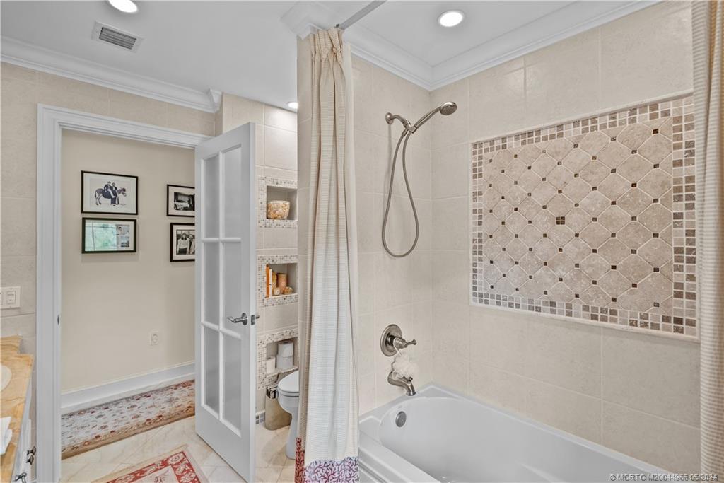 875 NE Stokes Terrace