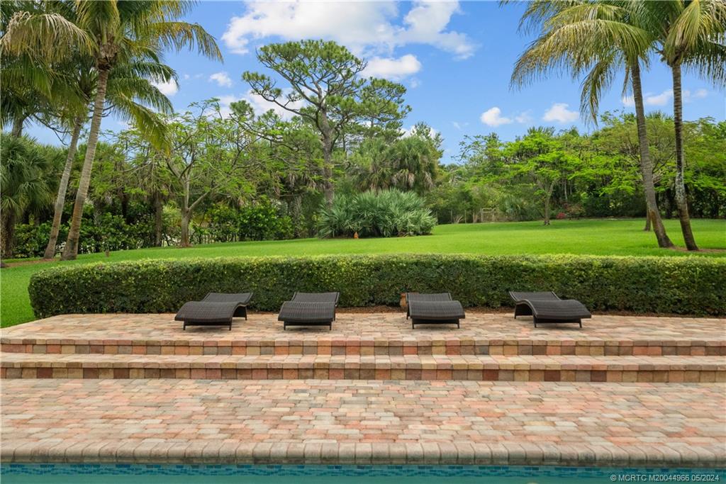 875 NE Stokes Terrace