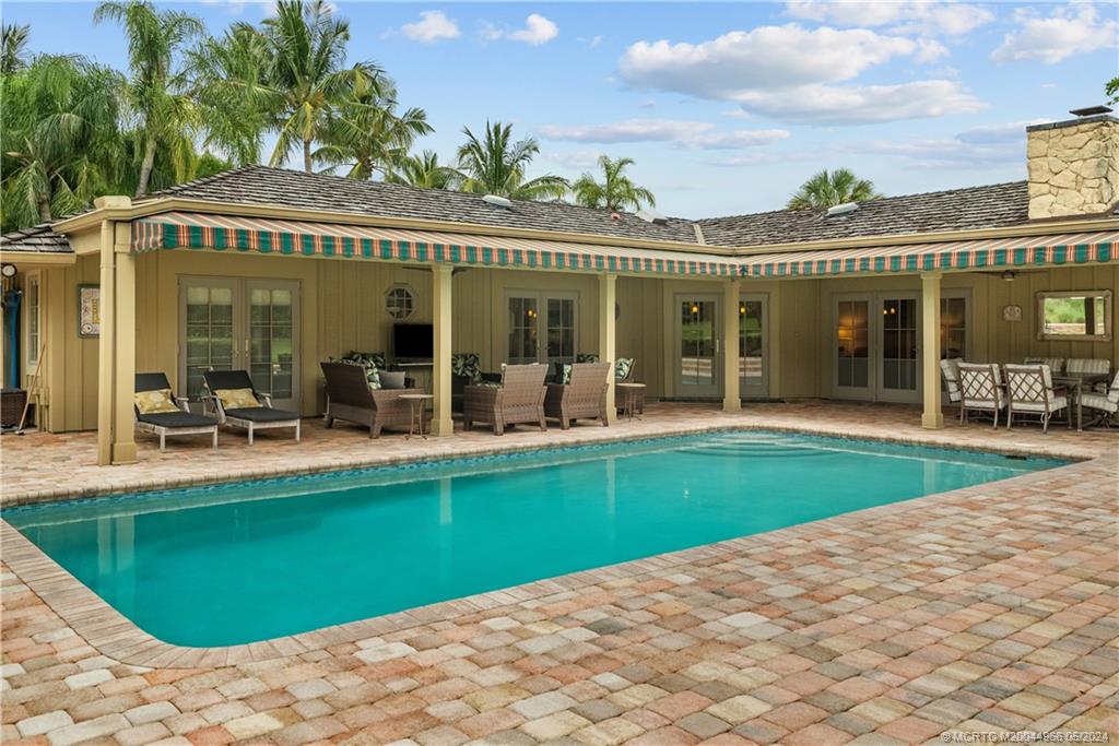 875 NE Stokes Terrace