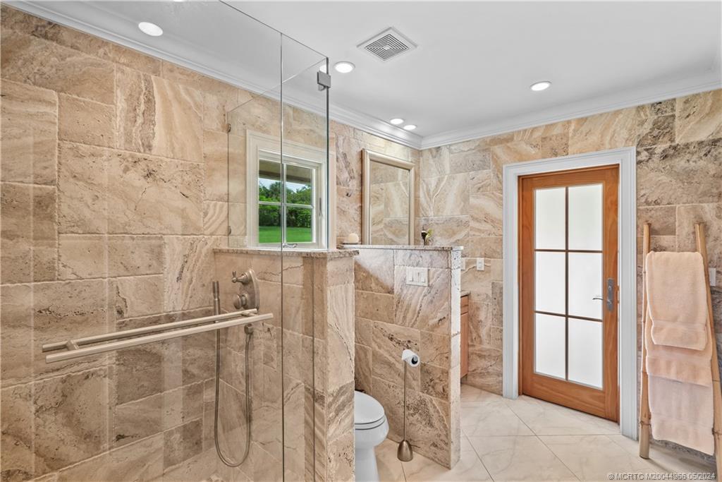 875 NE Stokes Terrace