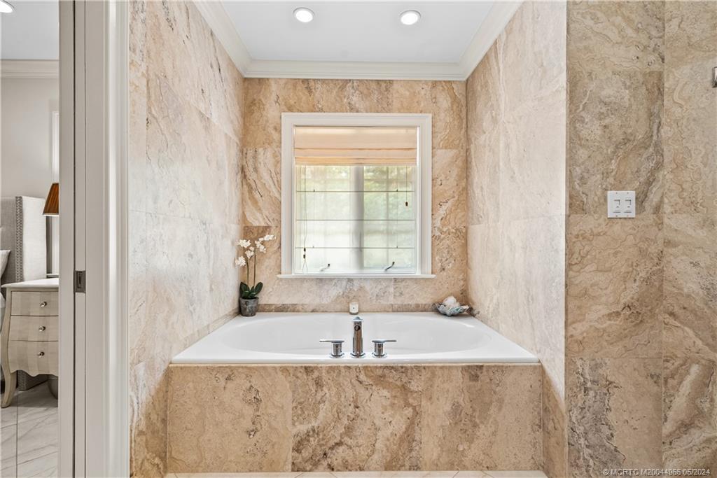 875 NE Stokes Terrace