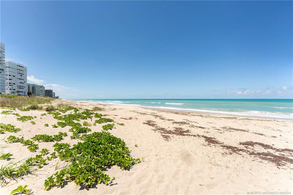 10000 S Ocean Drive 904