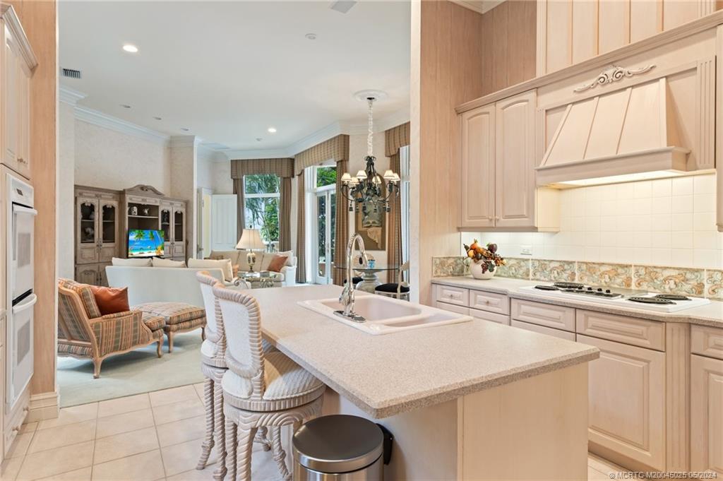 5 NE Lagoon Island Ct