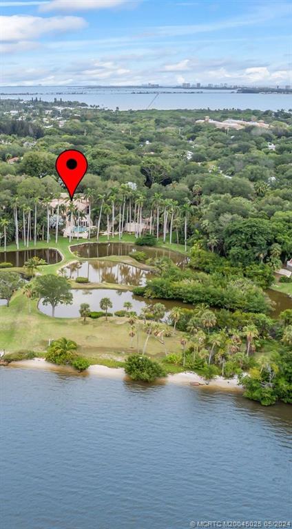 5 NE Lagoon Island Ct