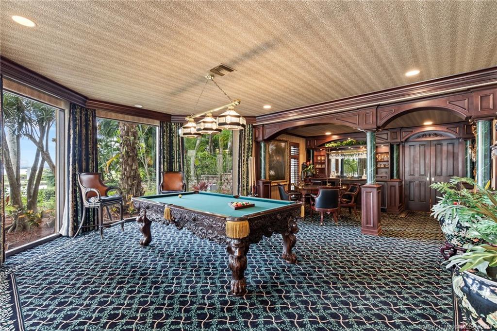 5 NE Lagoon Island Ct