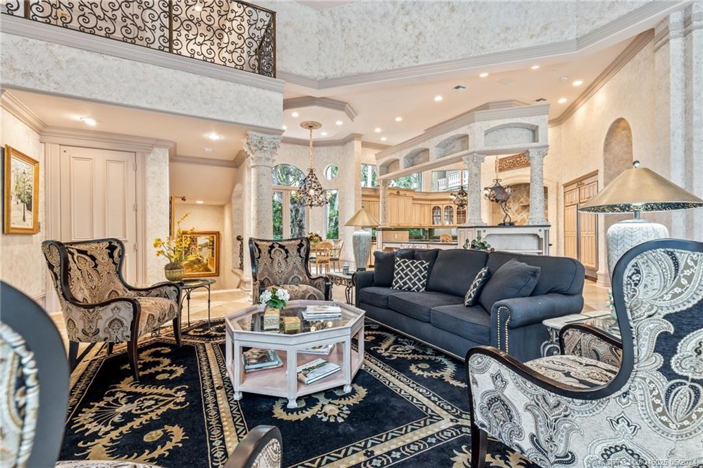 5 NE Lagoon Island Ct
