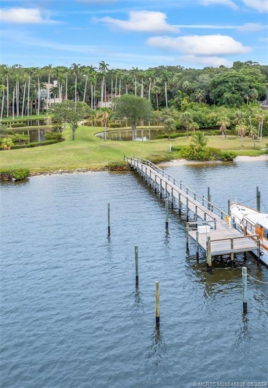 5 NE Lagoon Island Ct