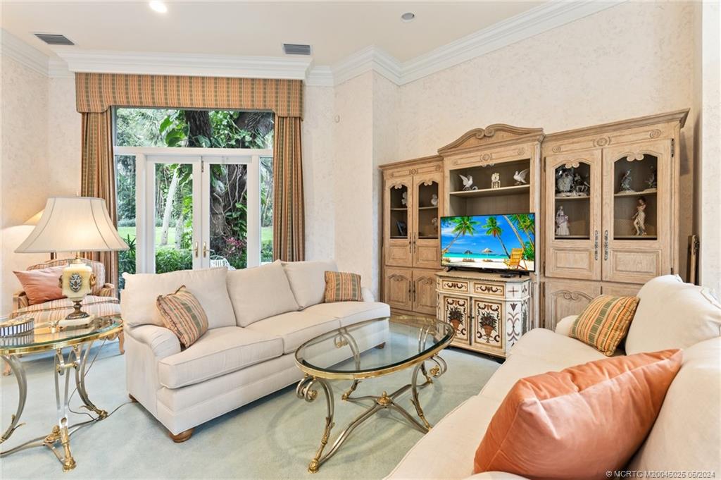 5 NE Lagoon Island Ct
