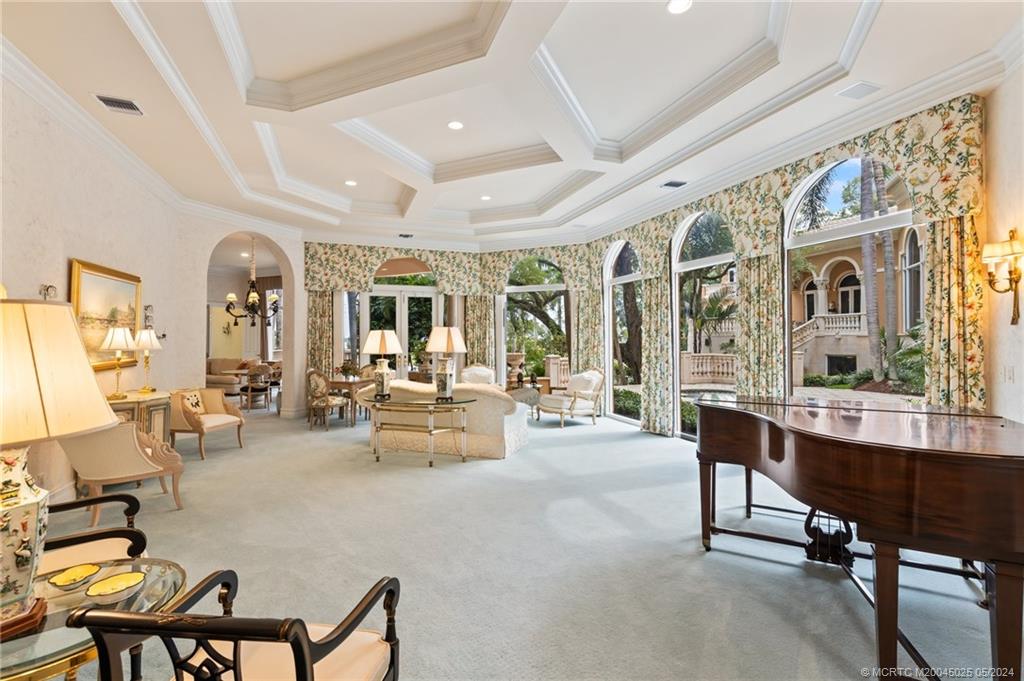 5 NE Lagoon Island Ct