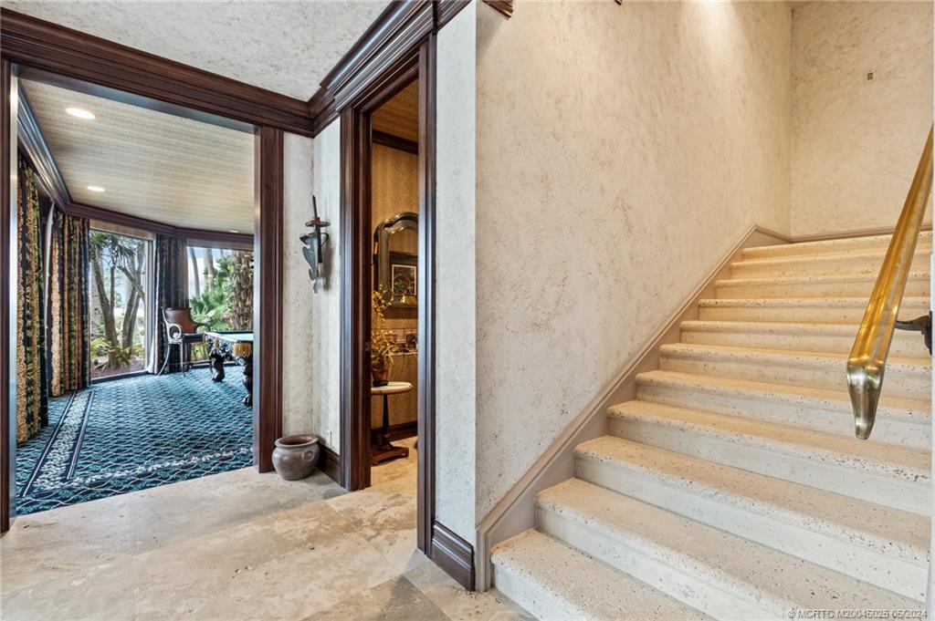5 NE Lagoon Island Ct