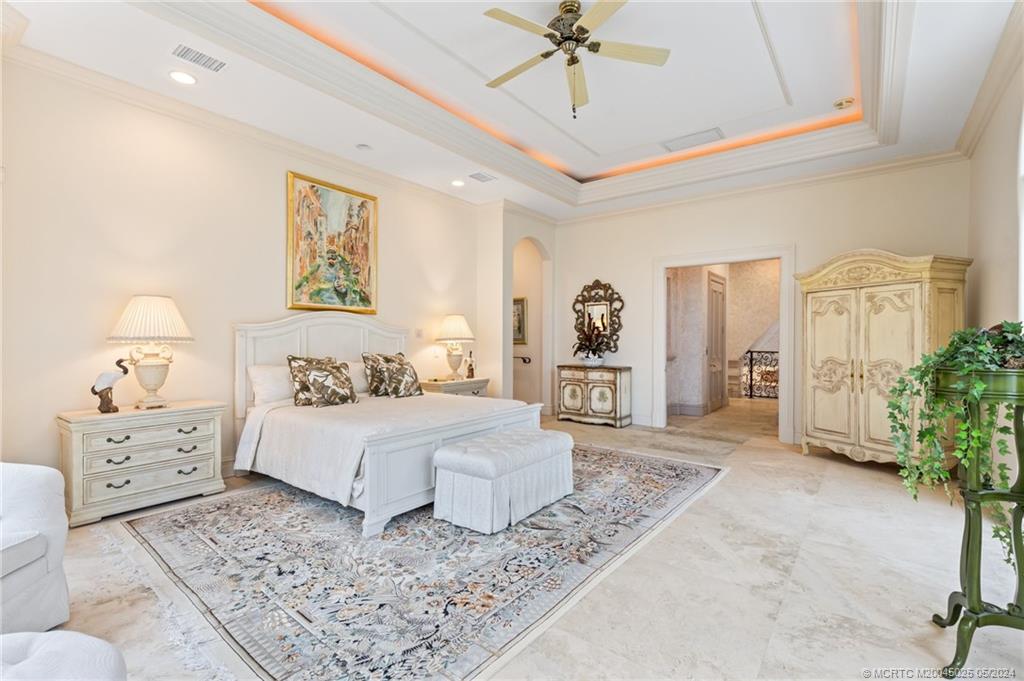 5 NE Lagoon Island Ct
