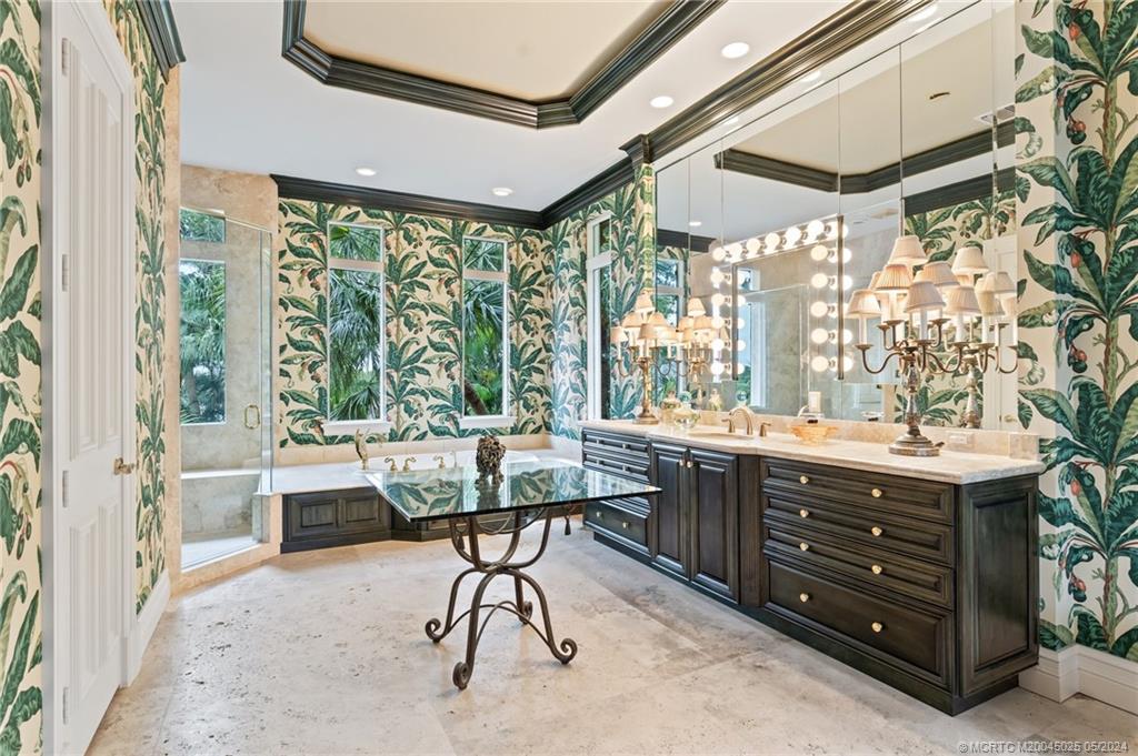 5 NE Lagoon Island Ct