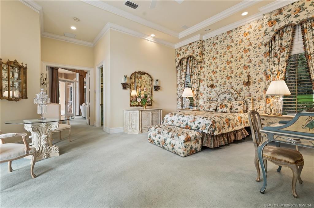 5 NE Lagoon Island Ct