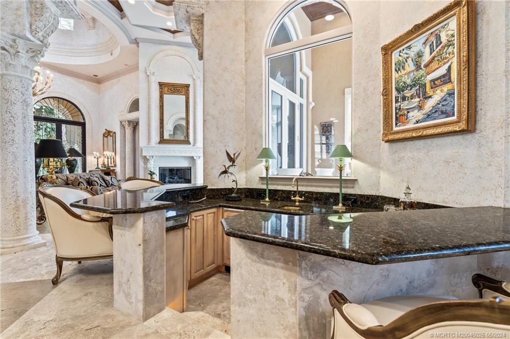 5 NE Lagoon Island Ct