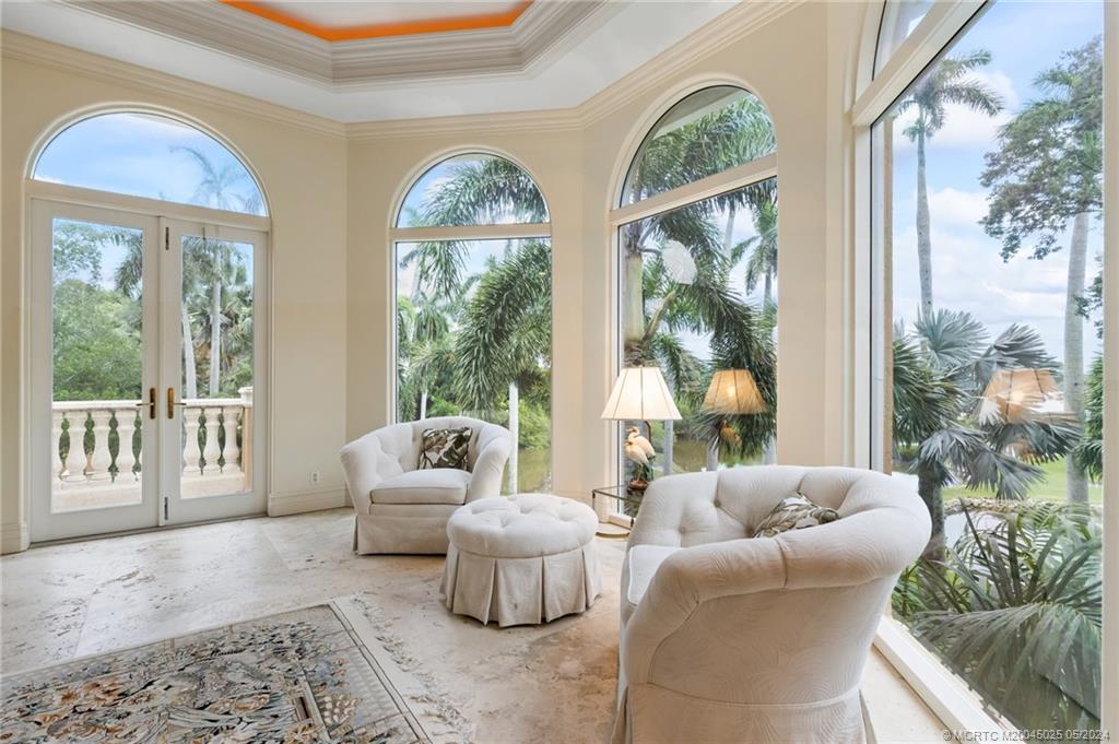 5 NE Lagoon Island Ct