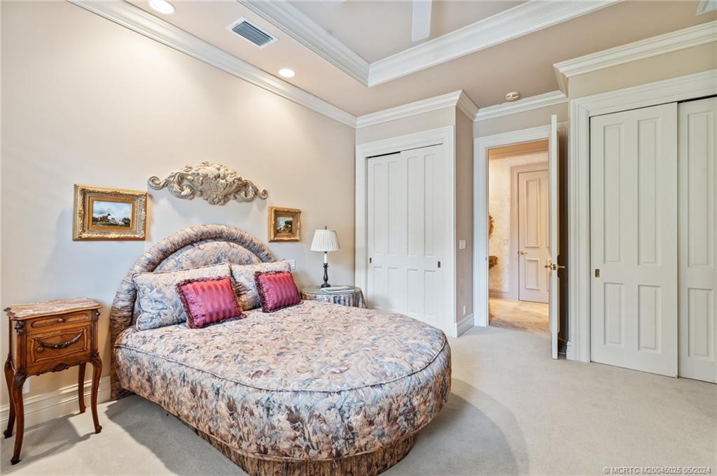 5 NE Lagoon Island Ct