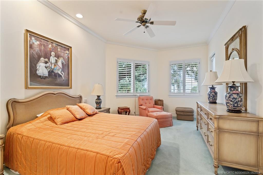 5 NE Lagoon Island Ct