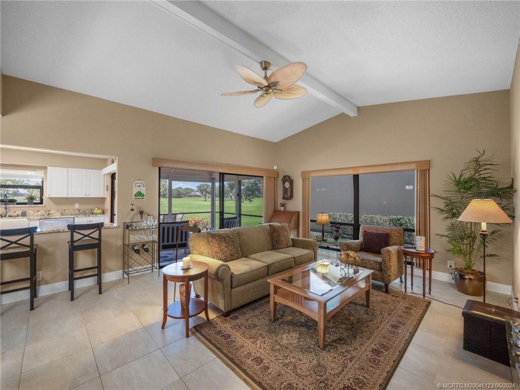 2430 SW Bobalink Ct