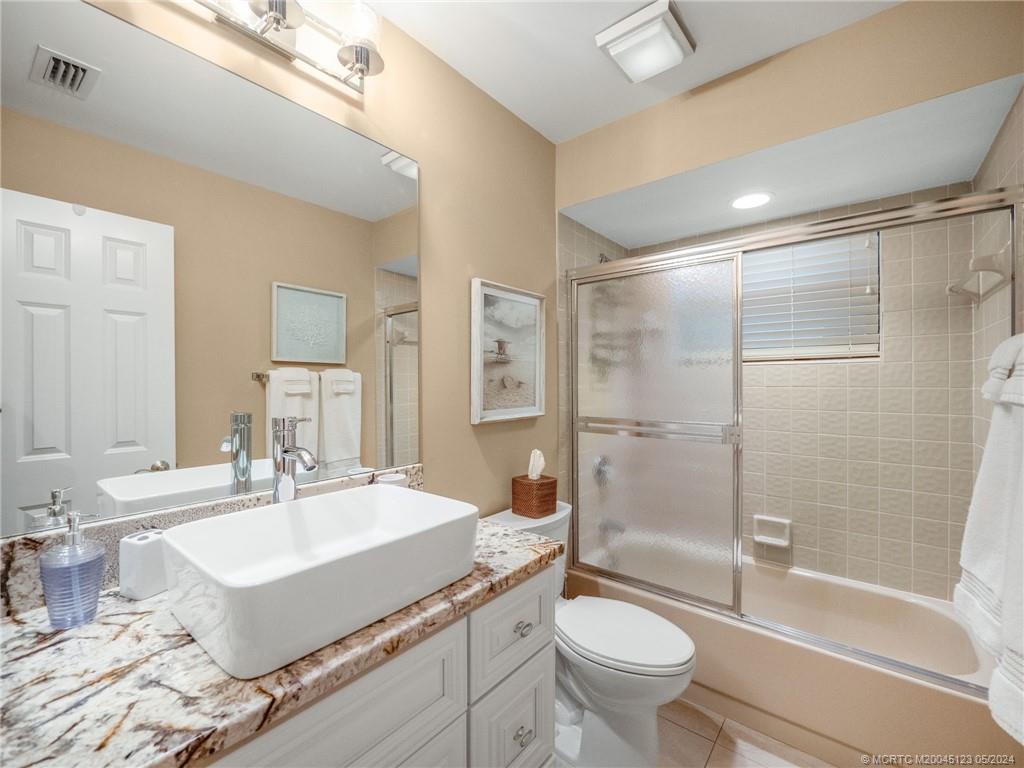 2430 SW Bobalink Ct