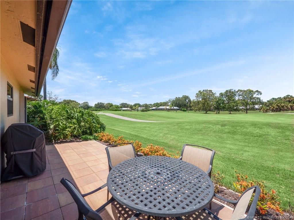 2430 SW Bobalink Ct