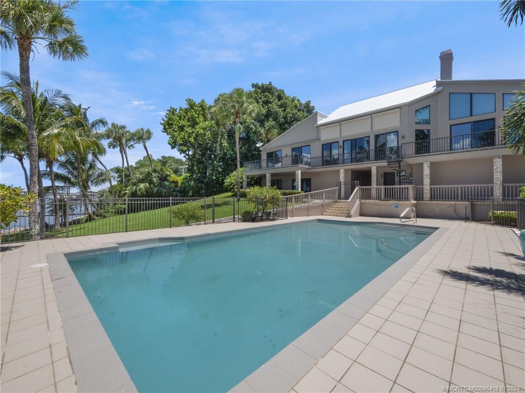 5 Saint Lucie Ct