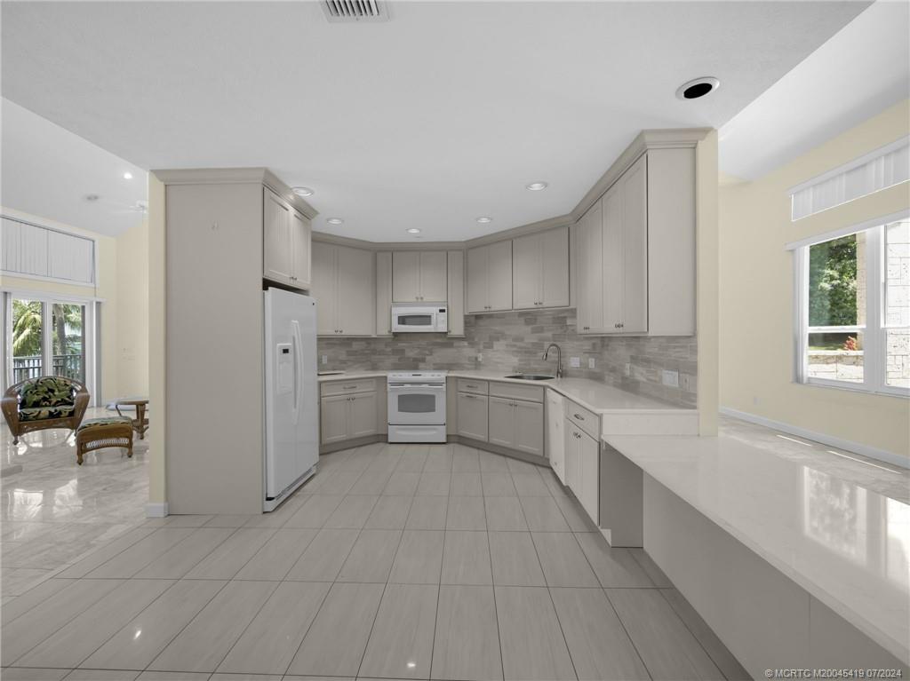 5 Saint Lucie Ct