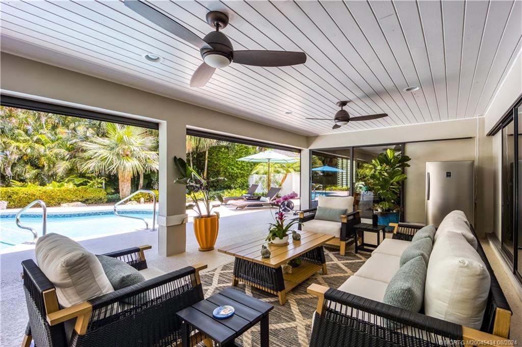 121 Hillcrest Drive