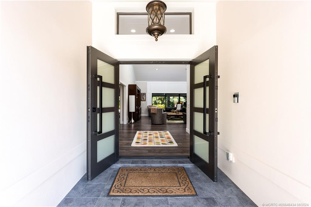 121 Hillcrest Drive