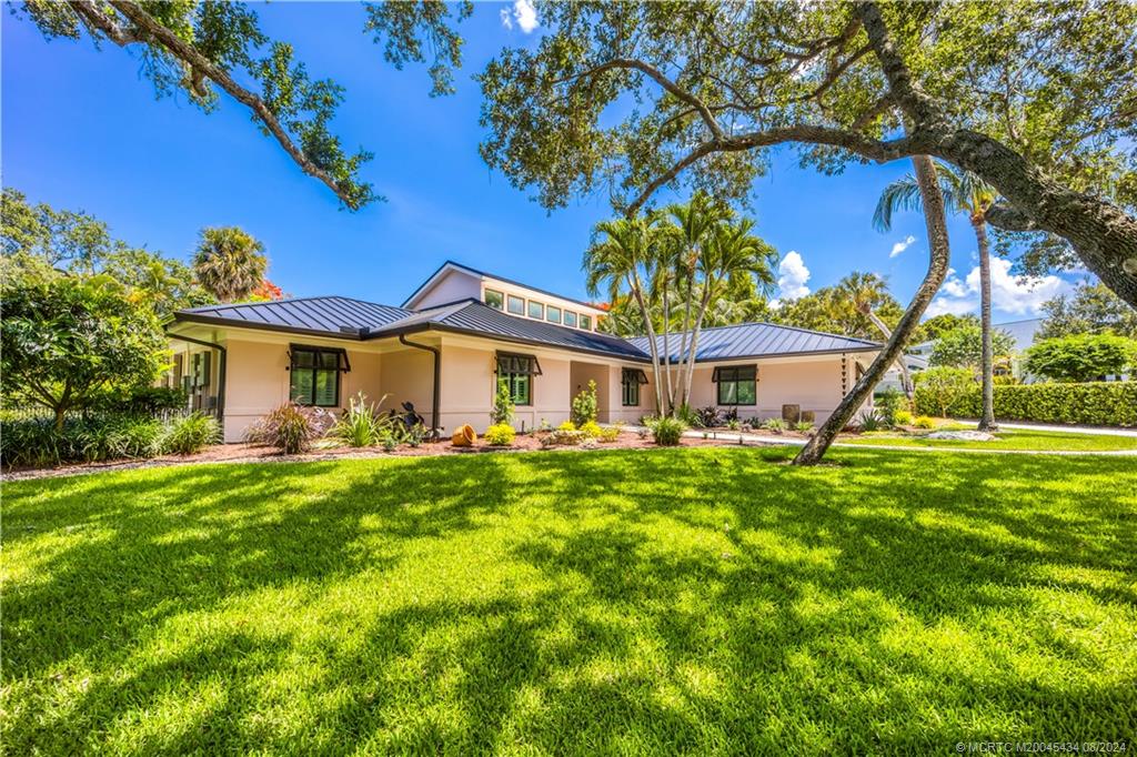 121 Hillcrest Drive