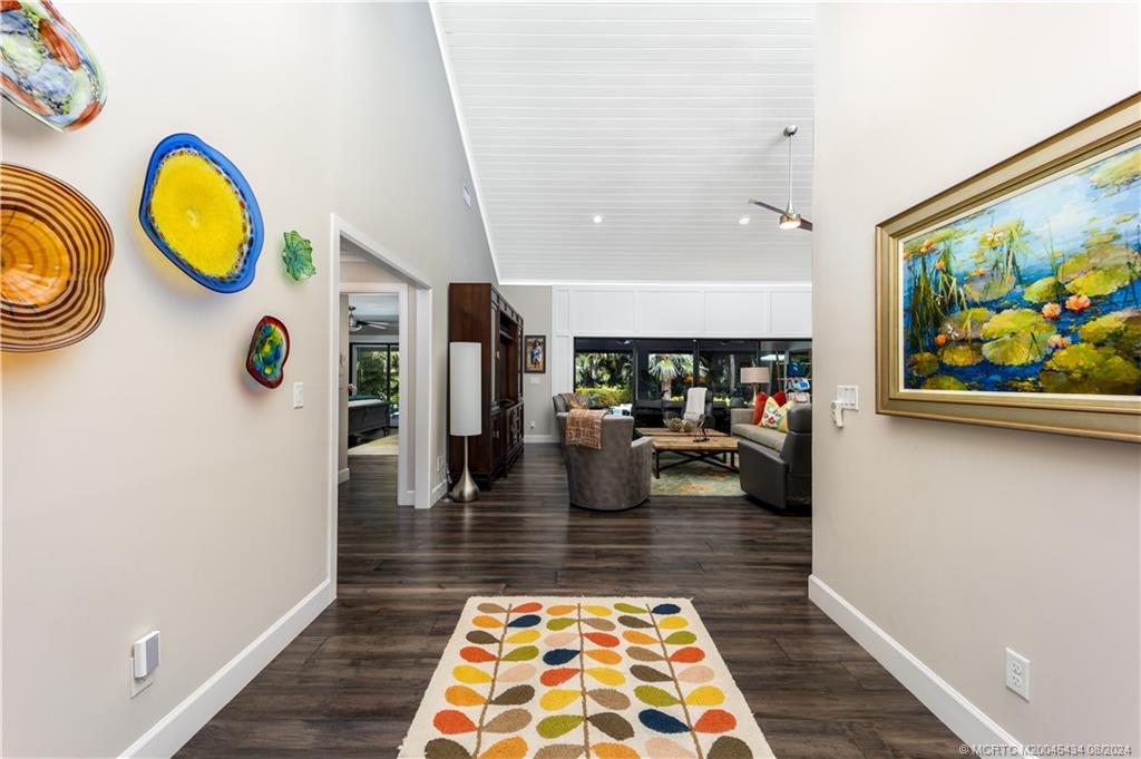 121 Hillcrest Drive