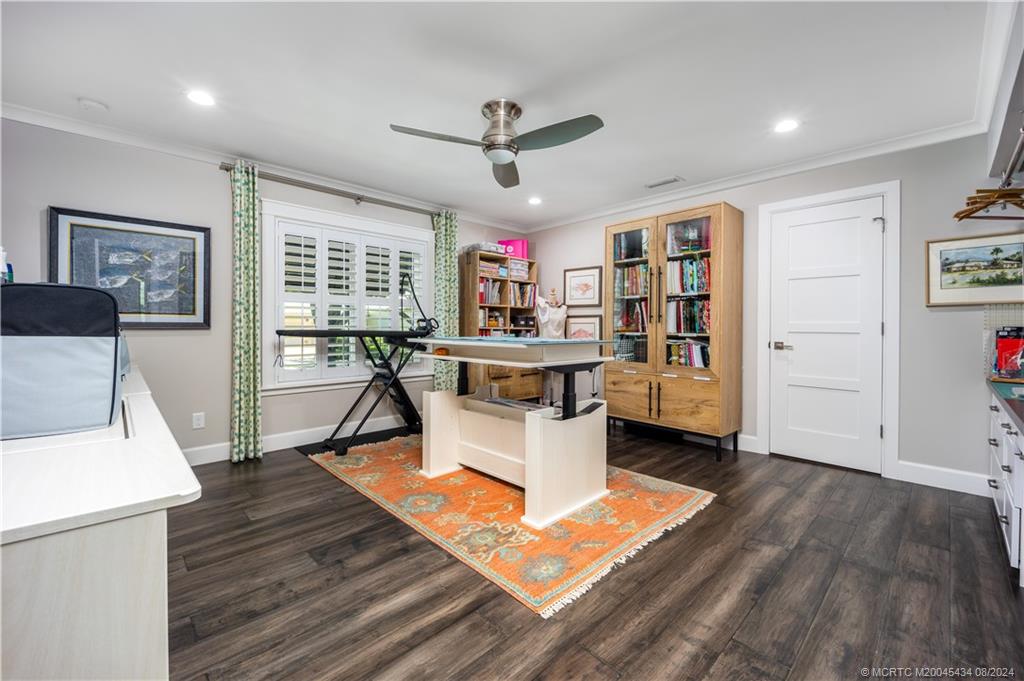 121 Hillcrest Drive