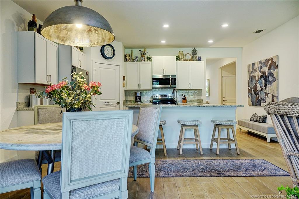 1514 NE White Pine Terrace