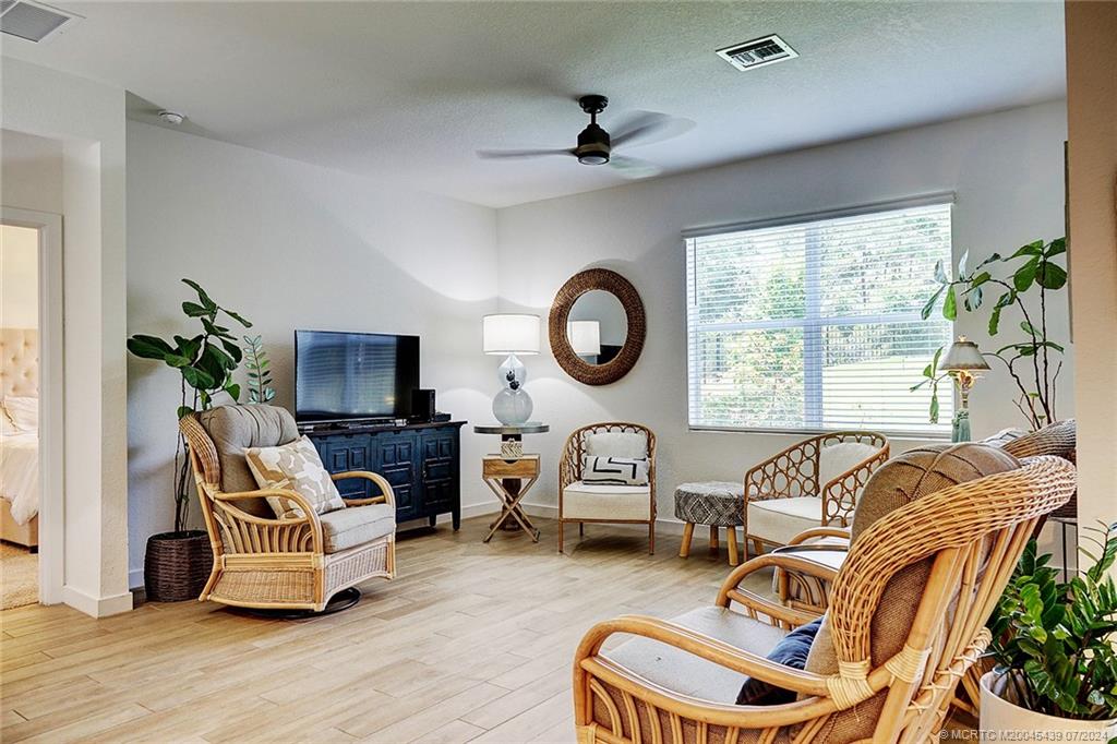 1514 NE White Pine Terrace