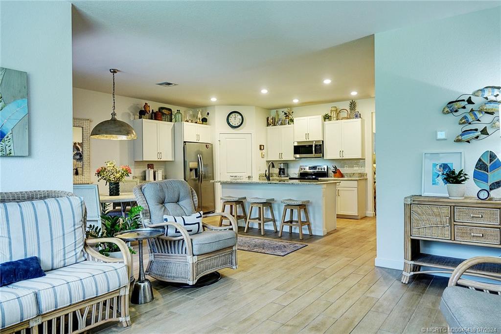 1514 NE White Pine Terrace