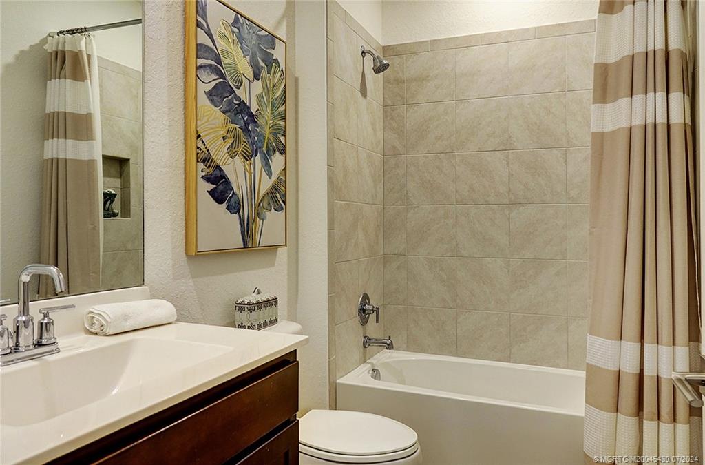 1514 NE White Pine Terrace