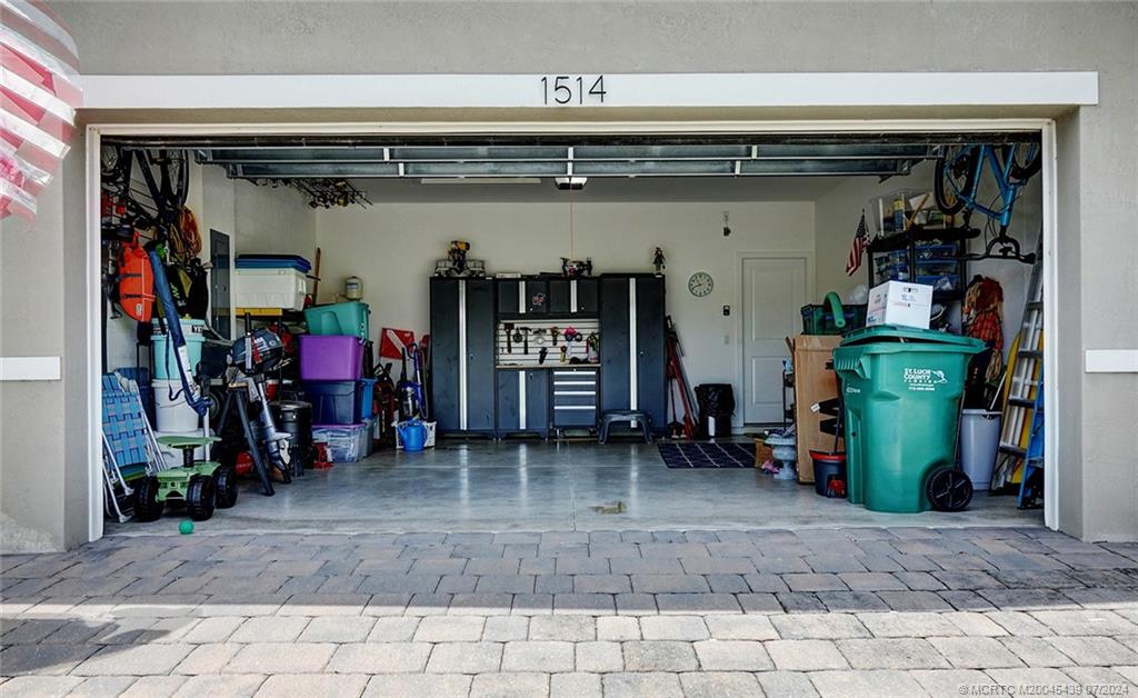 1514 NE White Pine Terrace