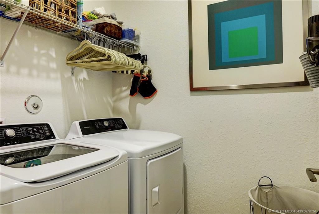 1514 NE White Pine Terrace