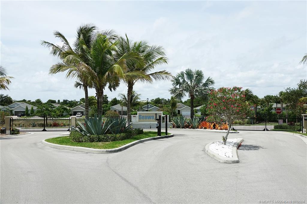 1514 NE White Pine Terrace