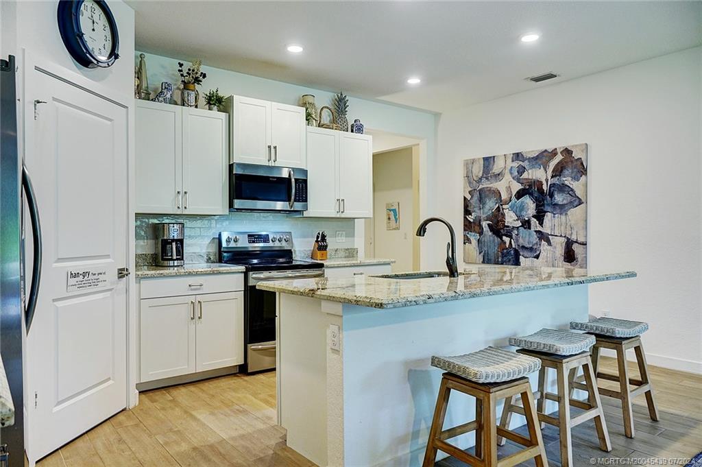 1514 NE White Pine Terrace