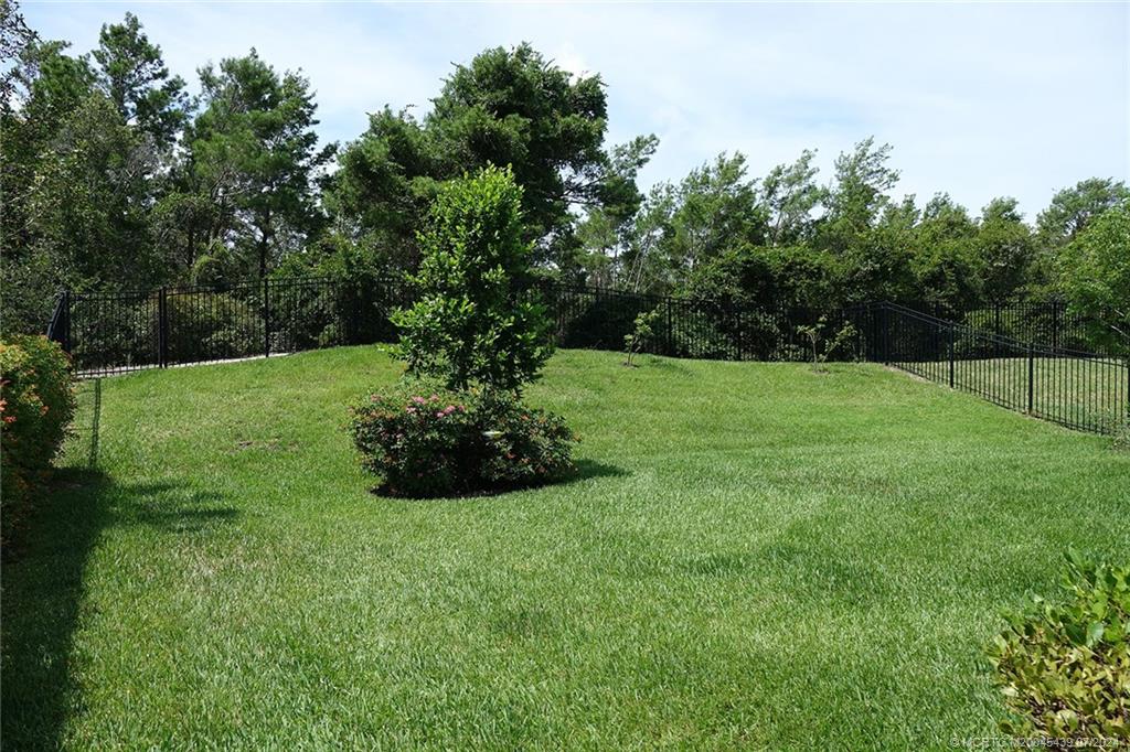 1514 NE White Pine Terrace