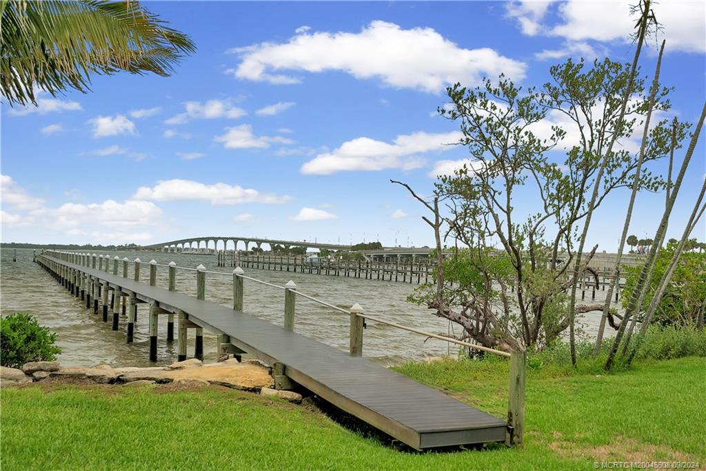 12 N Sewalls Point Road
