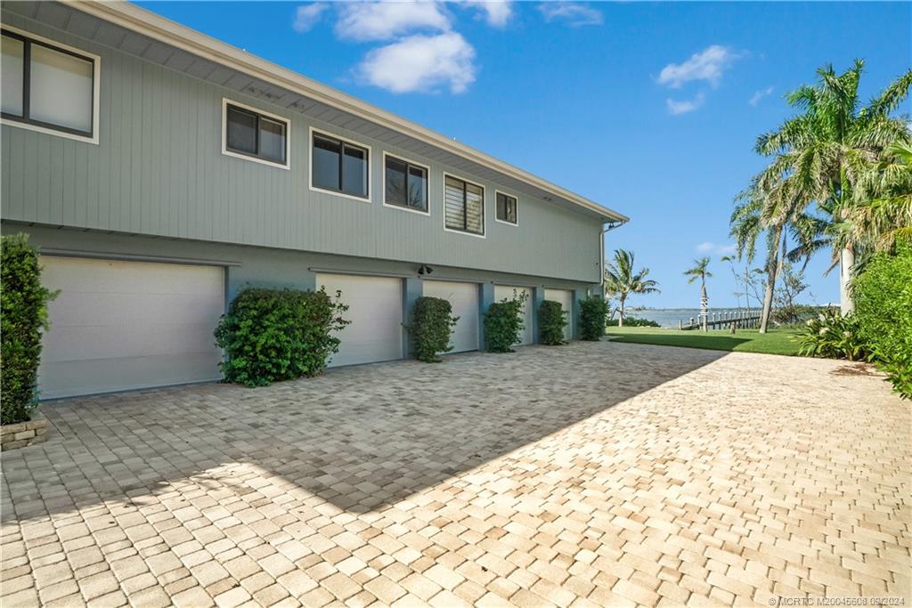 12 N Sewalls Point Road